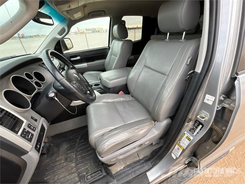 Toyota Tundra Limited 4x4 Extended Cab Pickup Інше