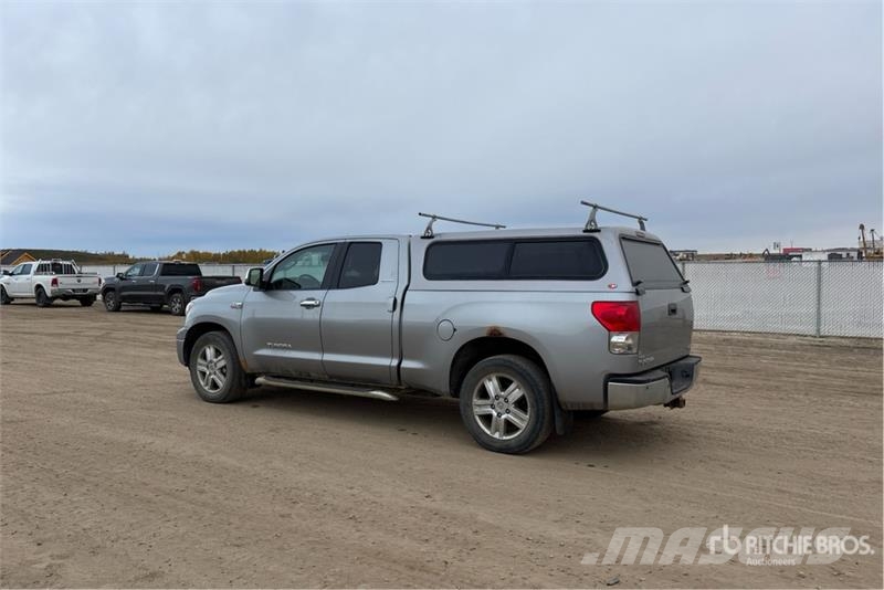 Toyota Tundra Limited 4x4 Extended Cab Pickup Інше
