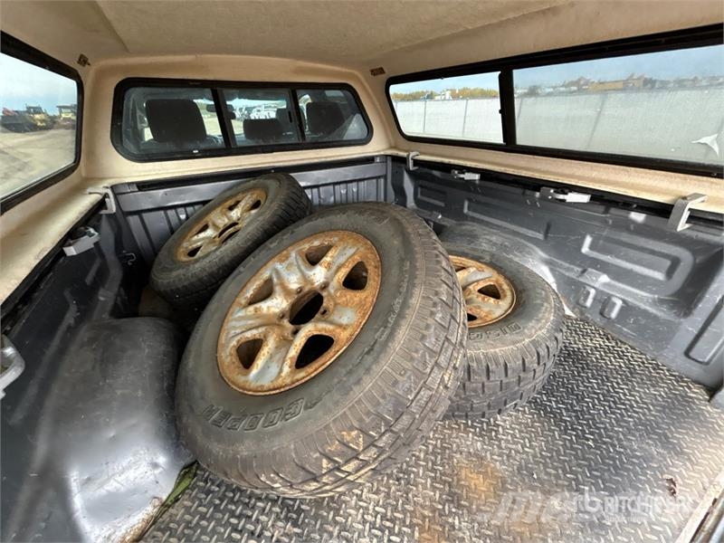 Toyota Tundra Limited 4x4 Extended Cab Pickup Інше