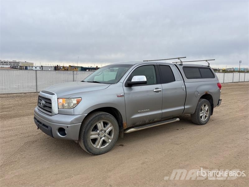 Toyota Tundra Limited 4x4 Extended Cab Pickup Інше