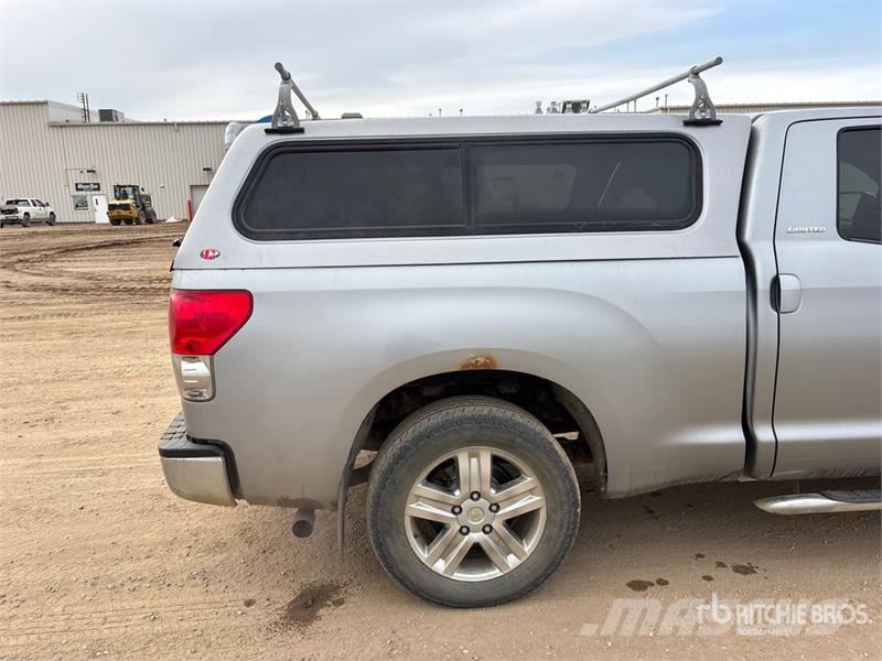 Toyota Tundra Limited 4x4 Extended Cab Pickup Інше