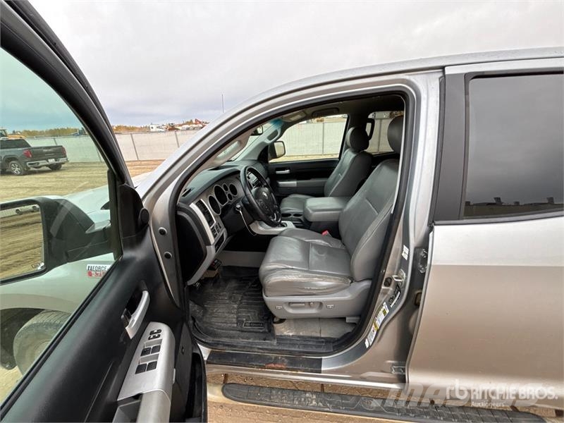 Toyota Tundra Limited 4x4 Extended Cab Pickup Інше