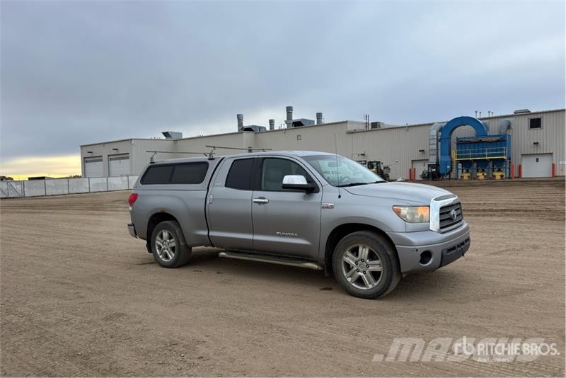 Toyota Tundra Limited 4x4 Extended Cab Pickup Інше
