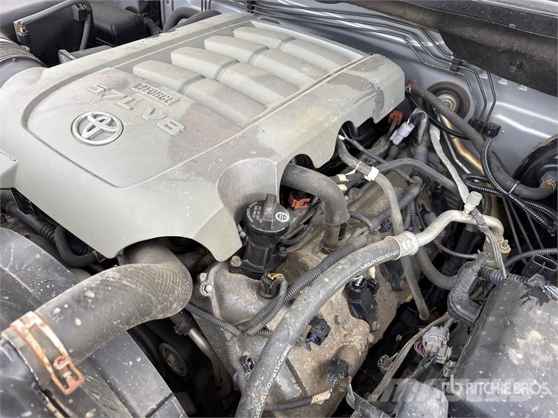 Toyota Tundra Limited 4x4 Extended Cab Pickup Інше