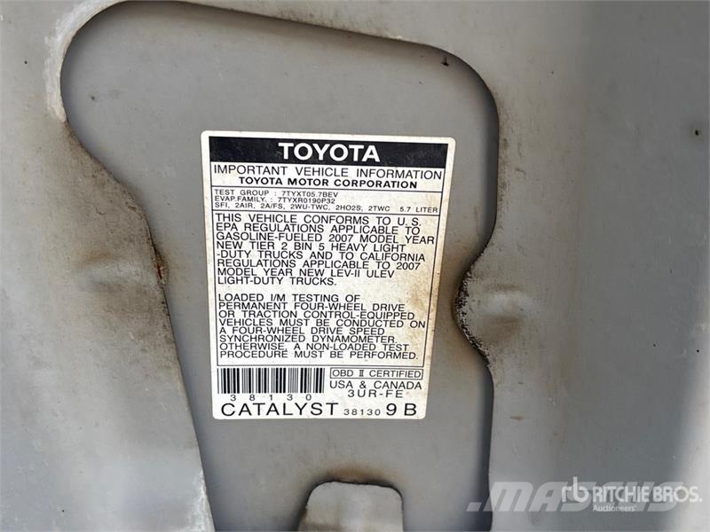 Toyota Tundra Limited 4x4 Extended Cab Pickup Інше