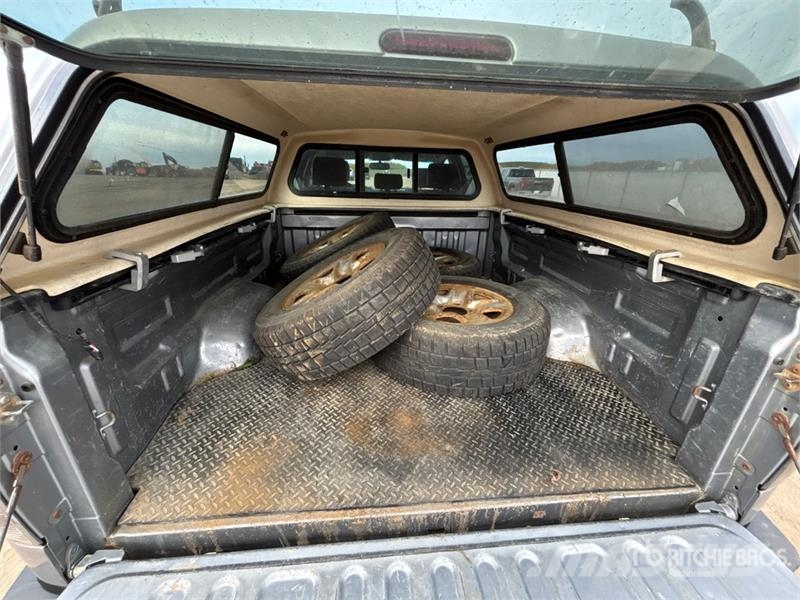 Toyota Tundra Limited 4x4 Extended Cab Pickup Інше
