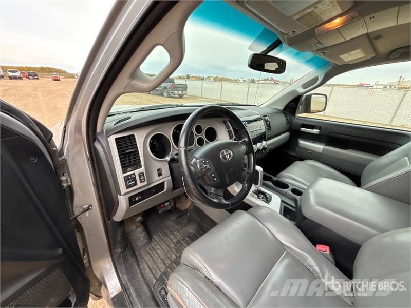 Toyota Tundra Limited 4x4 Extended Cab Pickup Інше