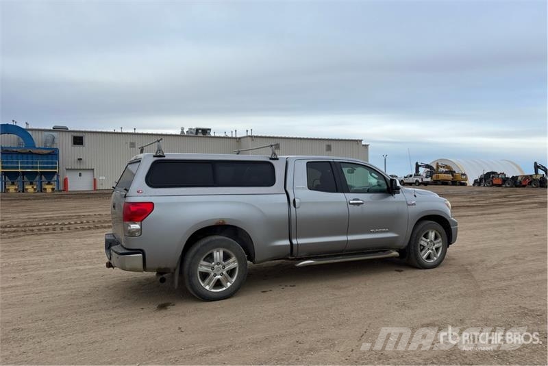 Toyota Tundra Limited 4x4 Extended Cab Pickup Інше