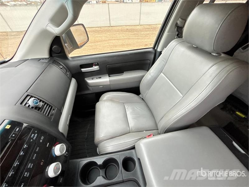 Toyota Tundra Limited 4x4 Extended Cab Pickup Інше