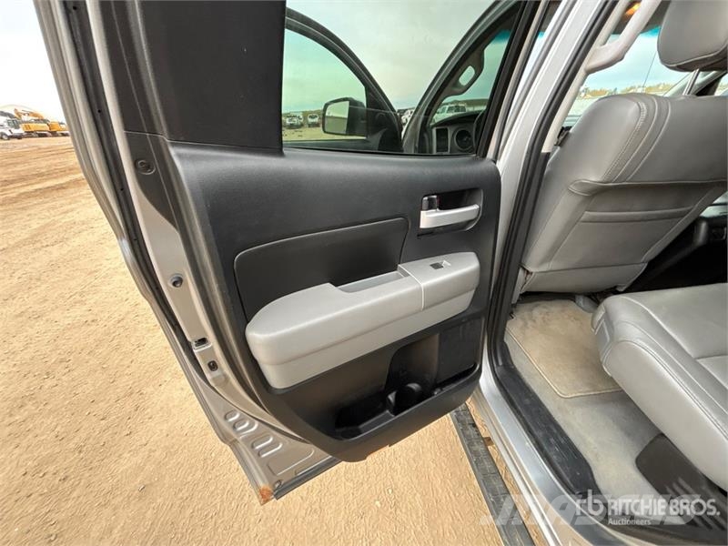 Toyota Tundra Limited 4x4 Extended Cab Pickup Інше