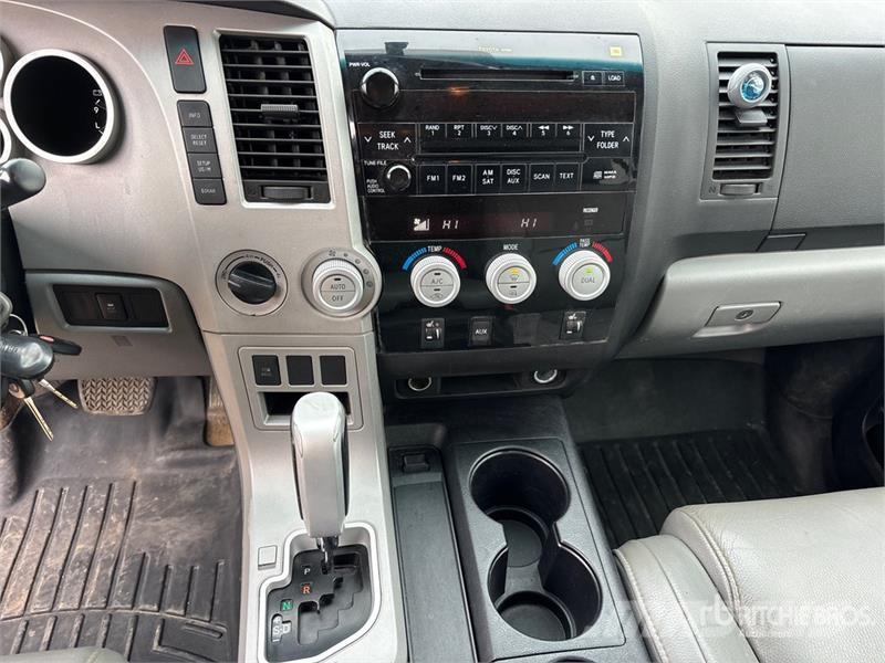 Toyota Tundra Limited 4x4 Extended Cab Pickup Інше