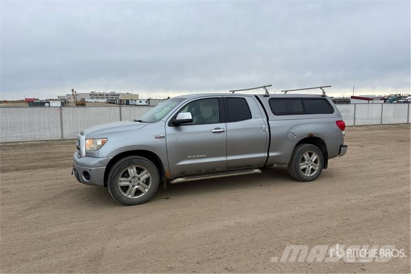 Toyota Tundra Limited 4x4 Extended Cab Pickup Інше