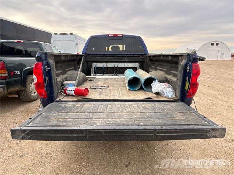 Toyota Tundra SR 4x4 Crew Cab Pickup Інше