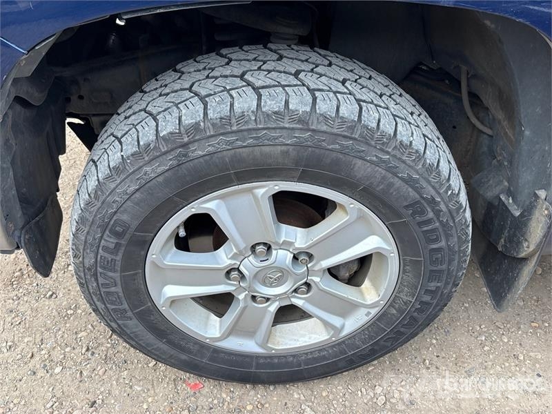 Toyota Tundra SR 4x4 Crew Cab Pickup Інше