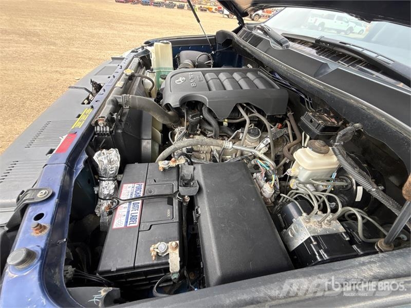 Toyota Tundra SR 4x4 Crew Cab Pickup Інше