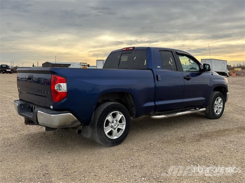 Toyota Tundra SR 4x4 Crew Cab Pickup Інше