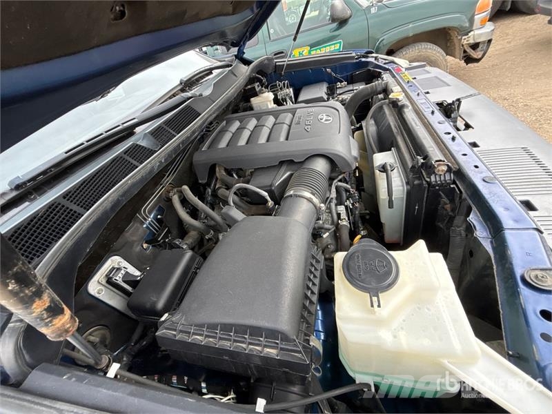 Toyota Tundra SR 4x4 Crew Cab Pickup Інше