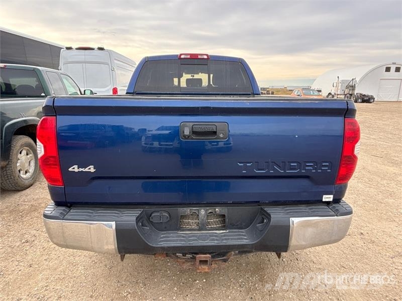 Toyota Tundra SR 4x4 Crew Cab Pickup Інше