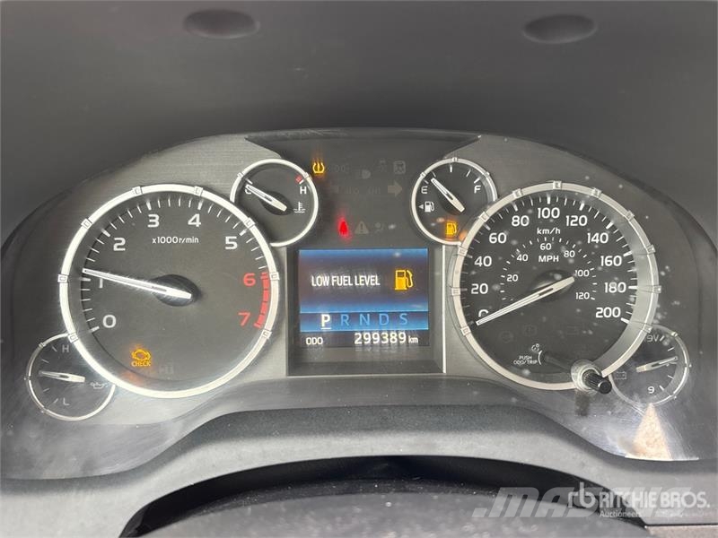 Toyota Tundra SR 4x4 Crew Cab Pickup Інше