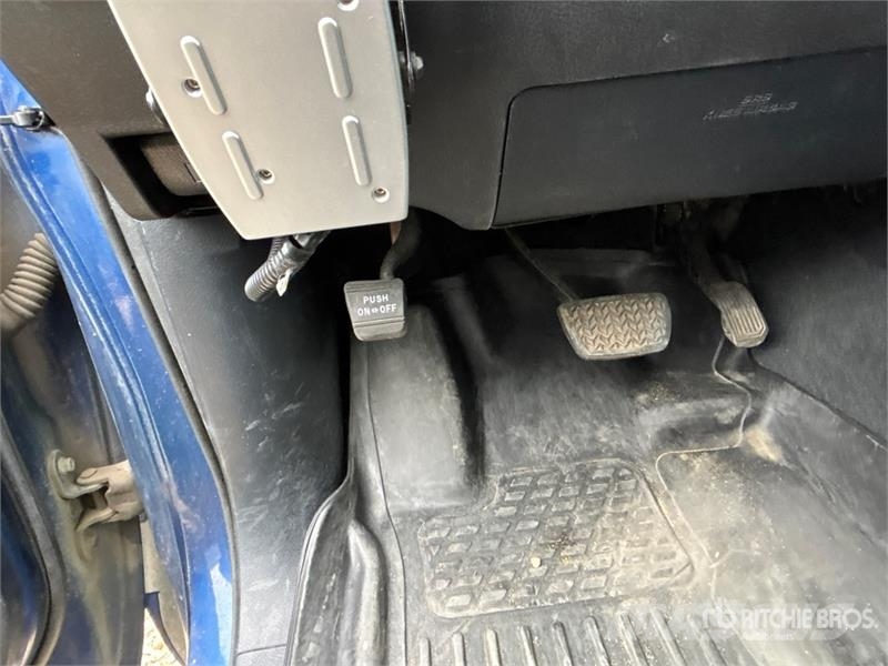 Toyota Tundra SR 4x4 Crew Cab Pickup Інше