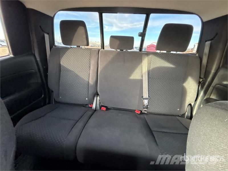 Toyota Tundra SR5 4x4 Crew Cab Pickup Ostalo