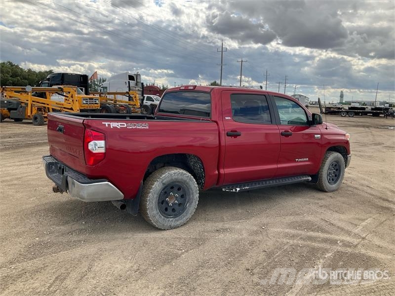Toyota Tundra SR5 SR5 4x4 Crew Cab Pickup Andere Transporter