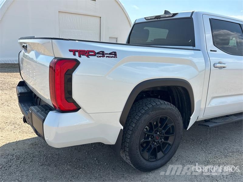 Toyota Tundra TRD Off-Road 4x4 Crew Cab Pickup Інше