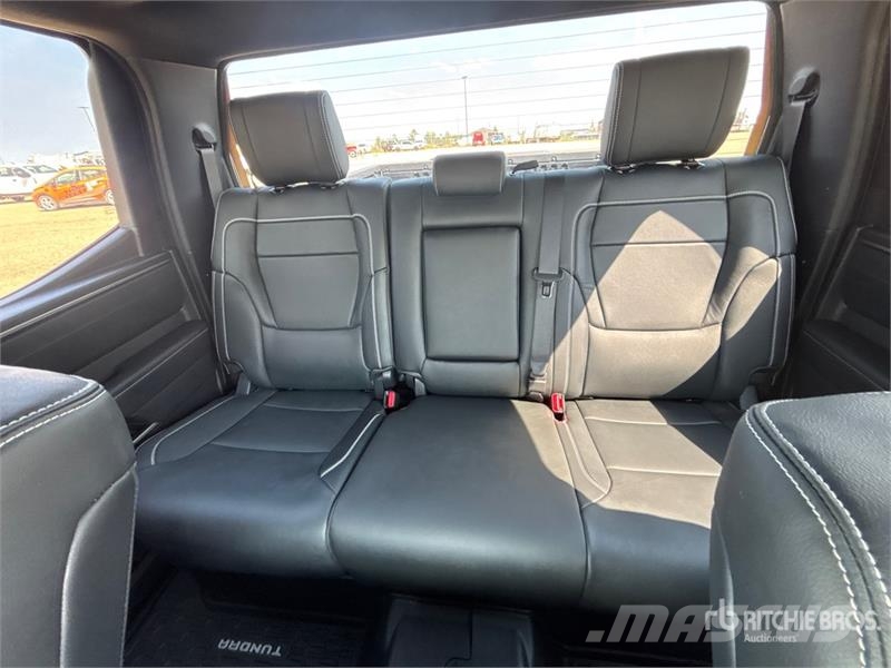 Toyota Tundra TRD Off-Road 4x4 Crew Cab Pickup Інше