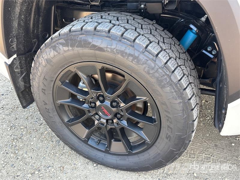 Toyota Tundra TRD Off-Road 4x4 Crew Cab Pickup Інше
