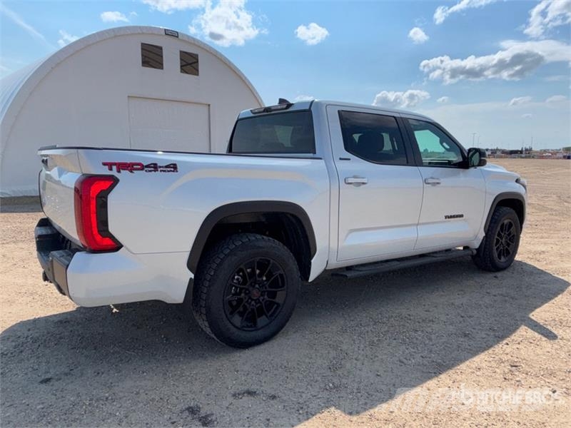 Toyota Tundra TRD Off-Road 4x4 Crew Cab Pickup Інше