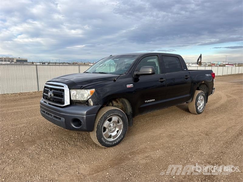 Toyota Tundra TRD Off-Road 4x4 Crew Cab Pickup Ostalo