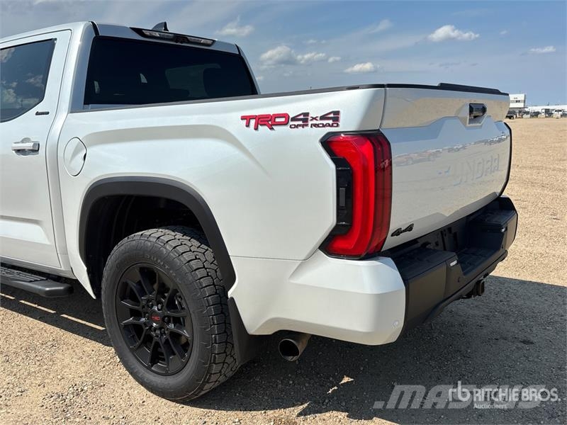 Toyota Tundra TRD Off-Road 4x4 Crew Cab Pickup Інше