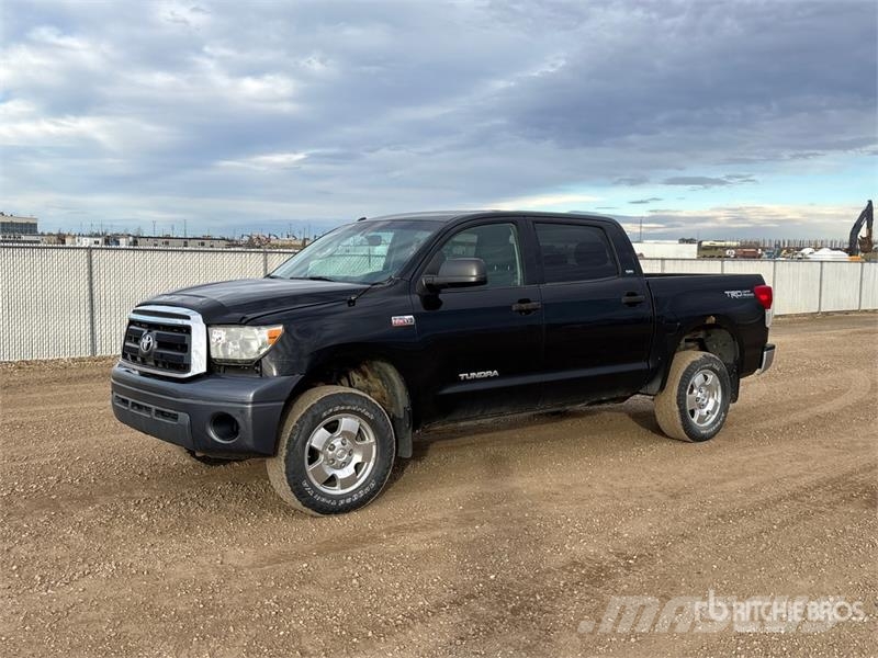 Toyota Tundra TRD Off-Road 4x4 Crew Cab Pickup Ostalo