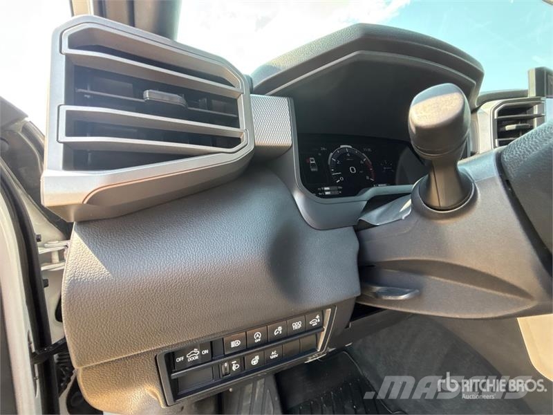 Toyota Tundra TRD Off-Road 4x4 Crew Cab Pickup Інше