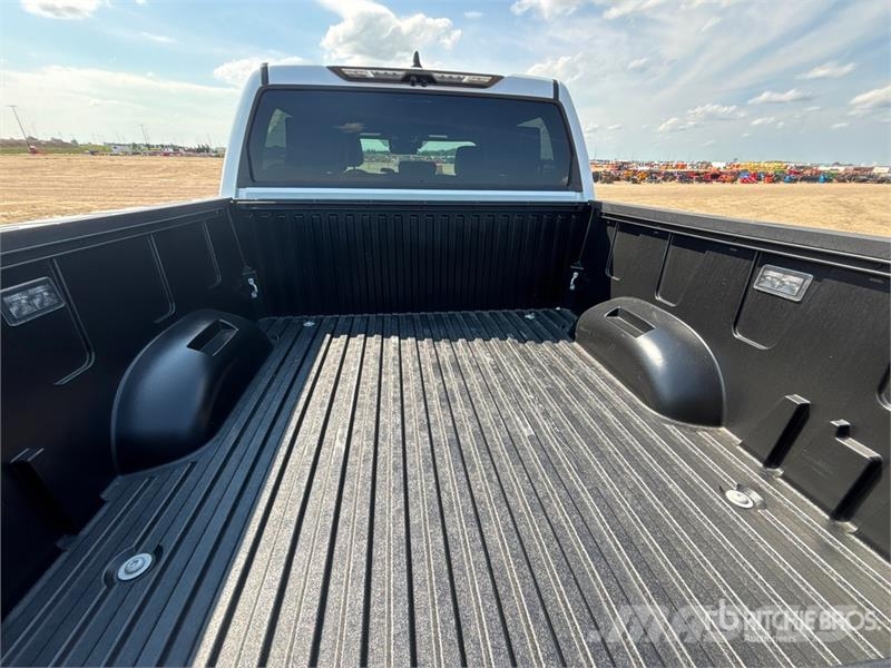 Toyota Tundra TRD Off-Road 4x4 Crew Cab Pickup Інше