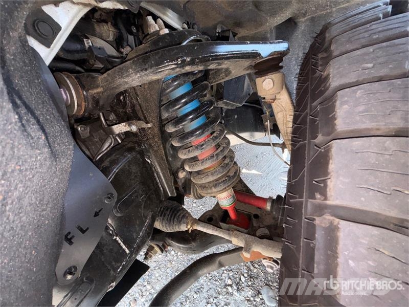 Toyota Tundra TRD Off-Road 4x4 Crew Cab Pickup Інше