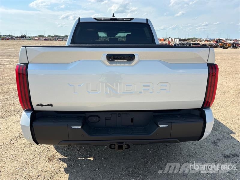 Toyota Tundra TRD Off-Road 4x4 Crew Cab Pickup Інше