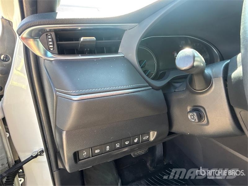 Toyota Venza Hybrid SUV Auto