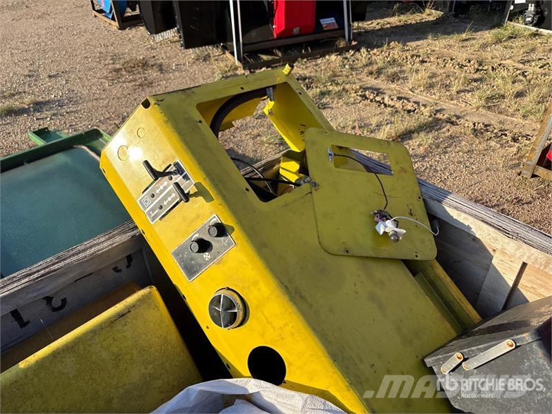 Tractor Cab - Fits John Deere 4520 Kabine i unutrašnjost