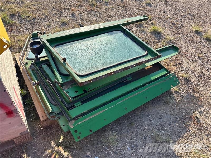 Tractor Cab - Fits John Deere 4520 Kabine i unutrašnjost