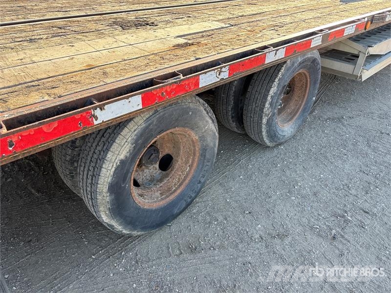 Trailtech 30 ft T/A Equipment Trailer Прицепы-Автовозы