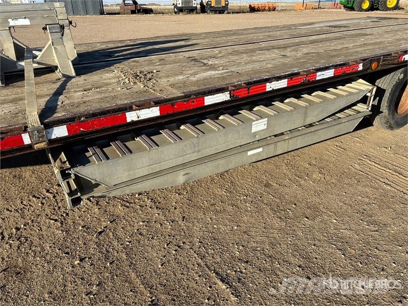 Trailtech 30 ft T/A Equipment Trailer Прицепы-Автовозы