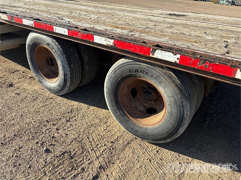 Trailtech 30 ft T/A Equipment Trailer Прицепы-Автовозы