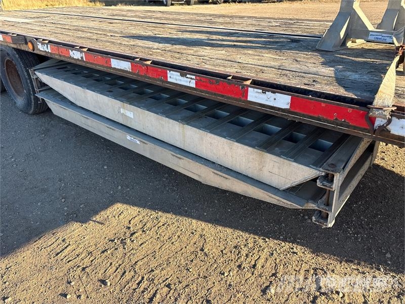 Trailtech 30 ft T/A Equipment Trailer Прицепы-Автовозы
