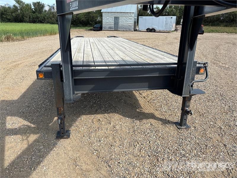 Trailtech 30 ft Tri/A Gooseneck Flatbed Trailer Flatbed/Dropside trailers