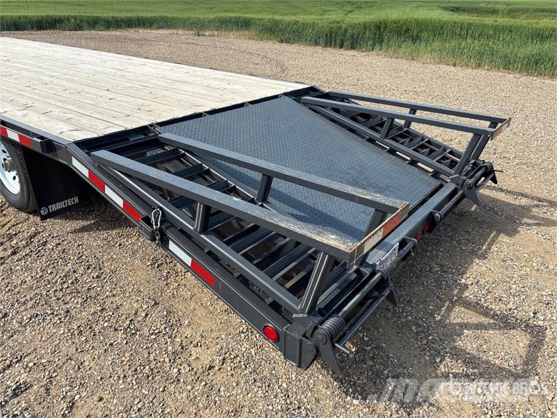 Trailtech 30 ft Tri/A Gooseneck Flatbed Trailer Flatbed/Dropside trailers