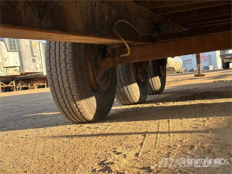 Trailtech 30 ft Tri/A Gooseneck Flatbed Trailer Rimorchi con sponde ribaltabili