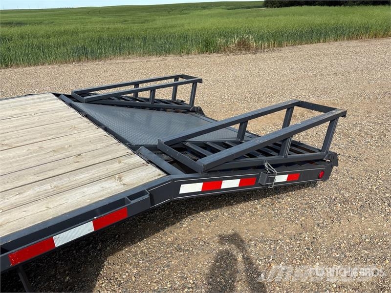 Trailtech 30 ft Tri/A Gooseneck Flatbed Trailer Flatbed/Dropside trailers