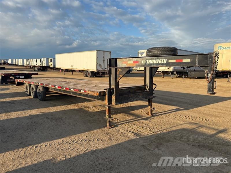 Trailtech 30 ft Tri/A Gooseneck Flatbed Trailer Rimorchi con sponde ribaltabili