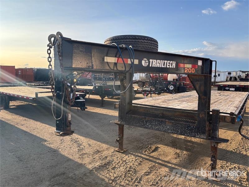 Trailtech 30 ft Tri/A Gooseneck Flatbed Trailer Rimorchi con sponde ribaltabili